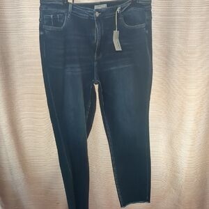 Vervet Curvy Crop Skinnies in Deep Indigo